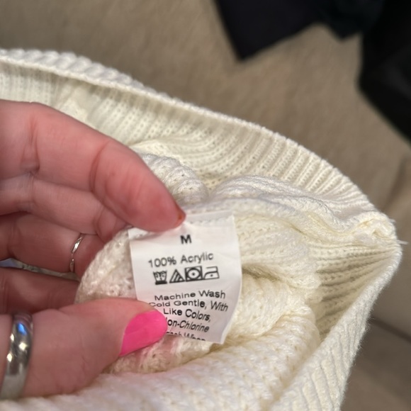 High Collar  Long Sleeved Knited light sweater - Picture 6 of 6